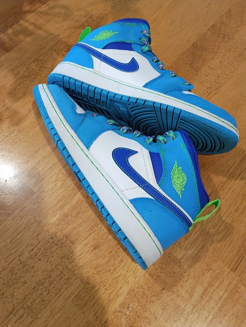 NIKE AIR JORDAN 1 MID SE GS 
